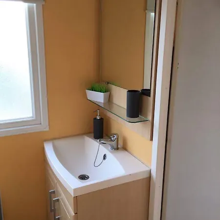 Mobil Home, Jacuzzi, Velos, Barbecue Et Et A 300m Campsite Hyeres