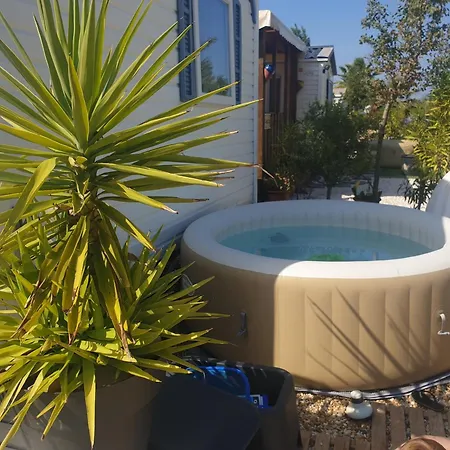 Mobil Home, Jacuzzi, Velos, Barbecue Et Et A 300m Campsite Hyeres