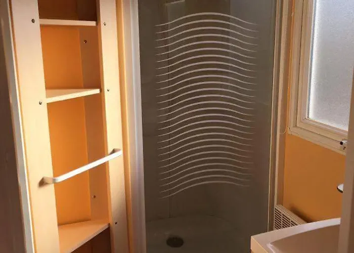 Camping Mobil Home, Jacuzzi, Vélos, Barbecue Et Et à 300m